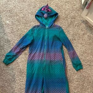 Dragon Onesie. Size small. Tail and wings.